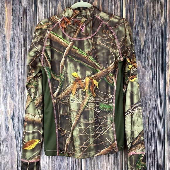 Woman’s Huntworth Long-Sleeve Camouflage w/ Pink Trim Shirt - Size Medium - Picture 5 of 6